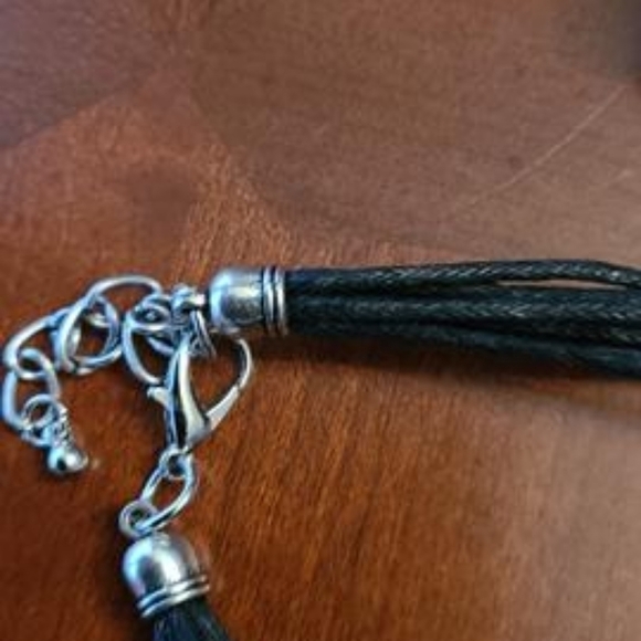 TRÏBE Large Hammered Silver Heart On Leather Like Necklace NWT - Picture 4 of 4